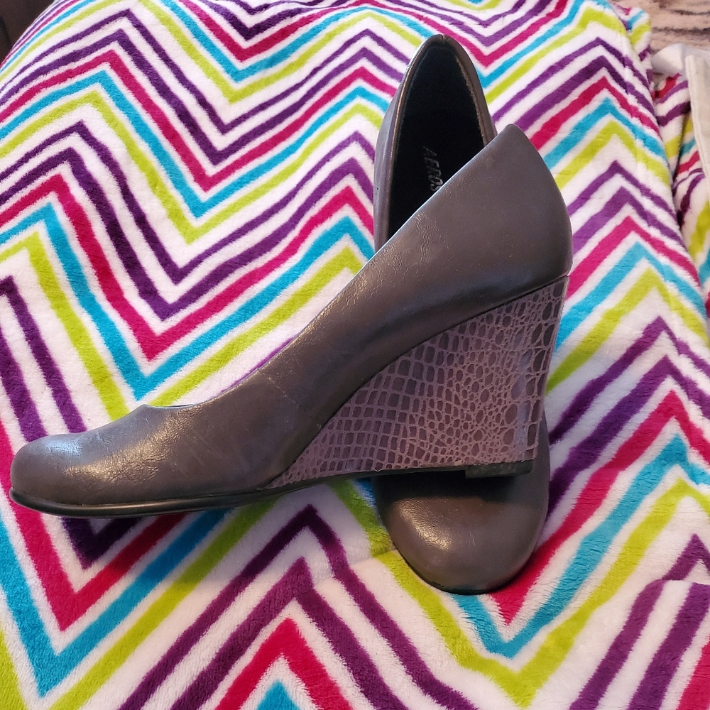 AEROSOLES - Picture 3 of 4